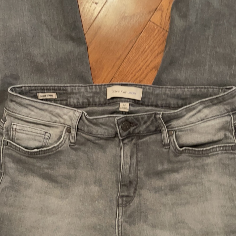 Calvin Klein Skinny Ankle Gray Jeans Sz 12